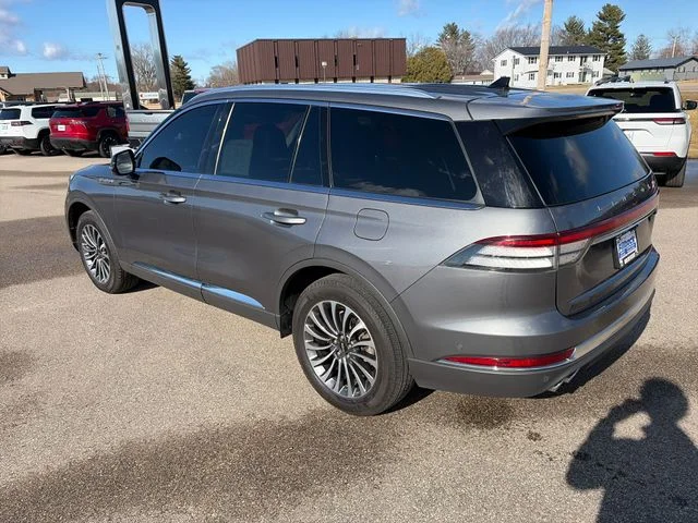 Used 2023 Metallic Lincoln Reserve image 5