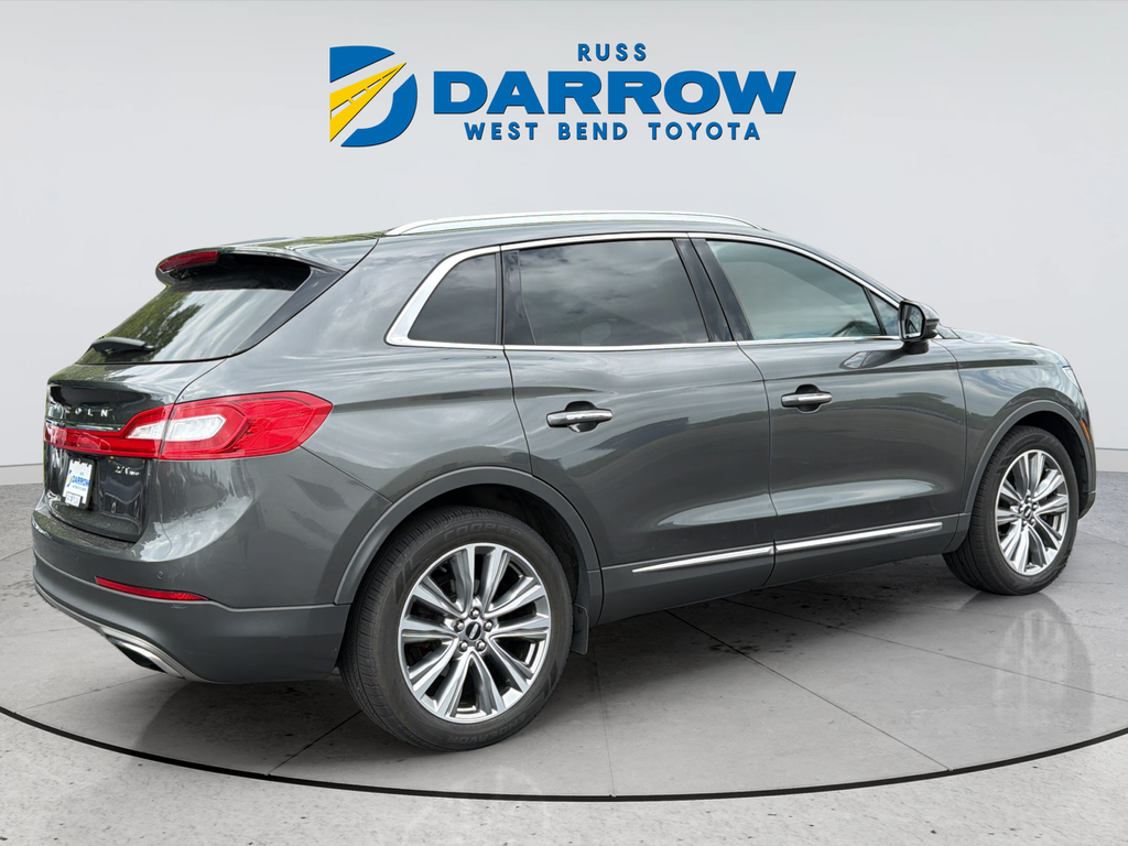 Used 2017 Gray Lincoln Reserve image 4