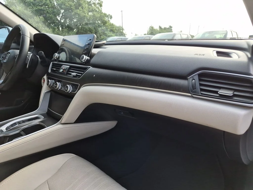 Used 2019  Honda Touring image 38