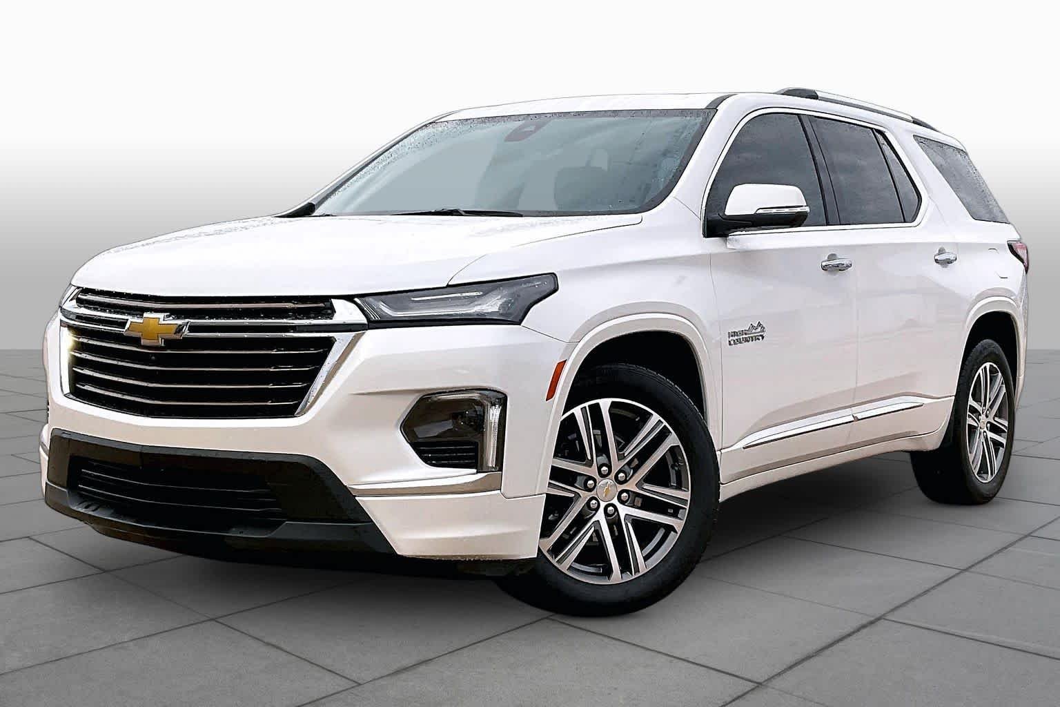 Used 2023 Iridescent Pearl Tricoat Chevrolet High Country image 2