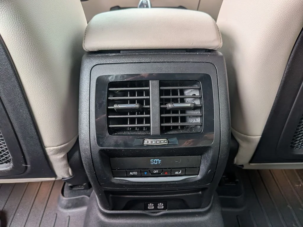 Used 2021 White BMW sDrive30i image 28