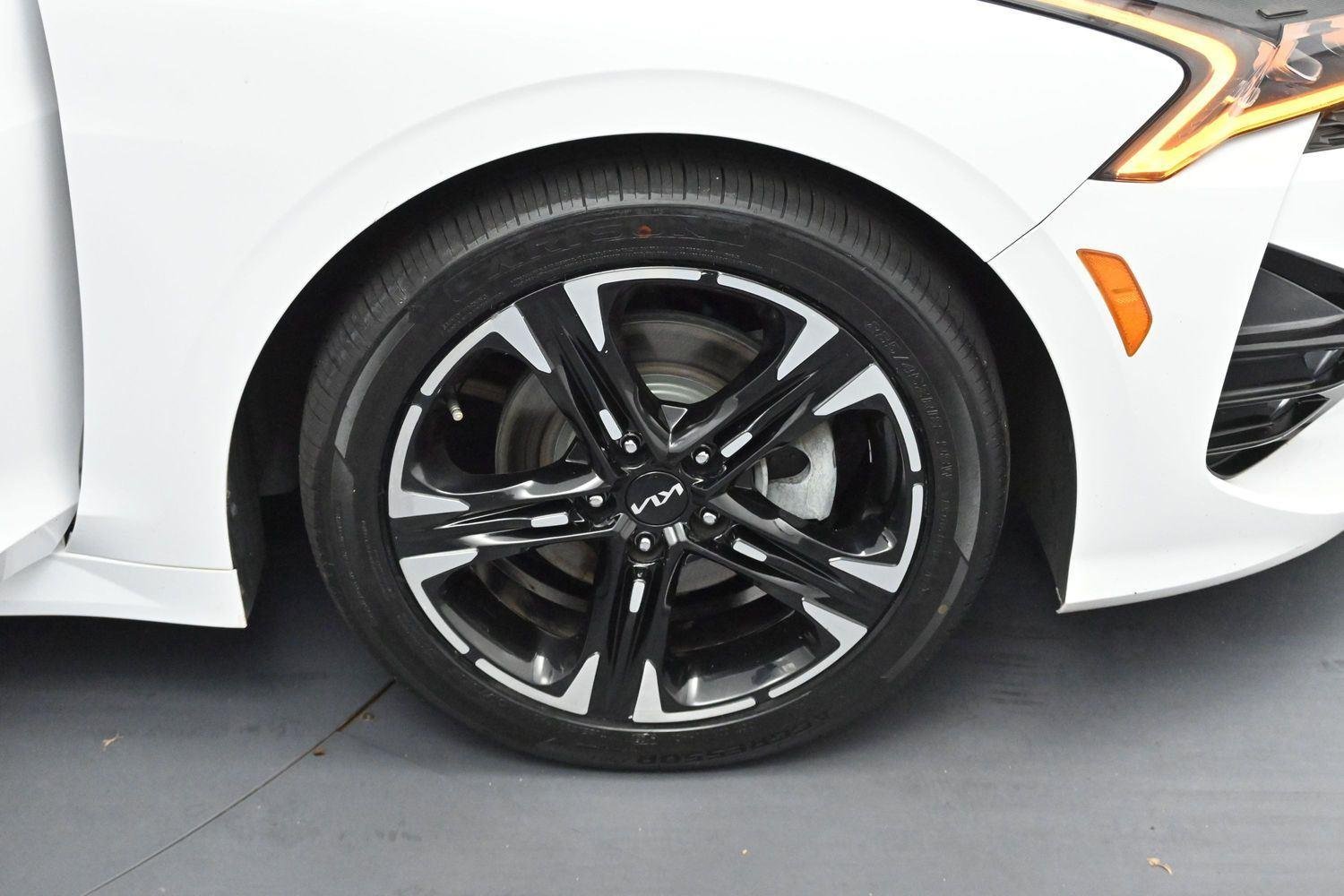 Used 2022 Glacial White Pearl Kia GT-Line image 35
