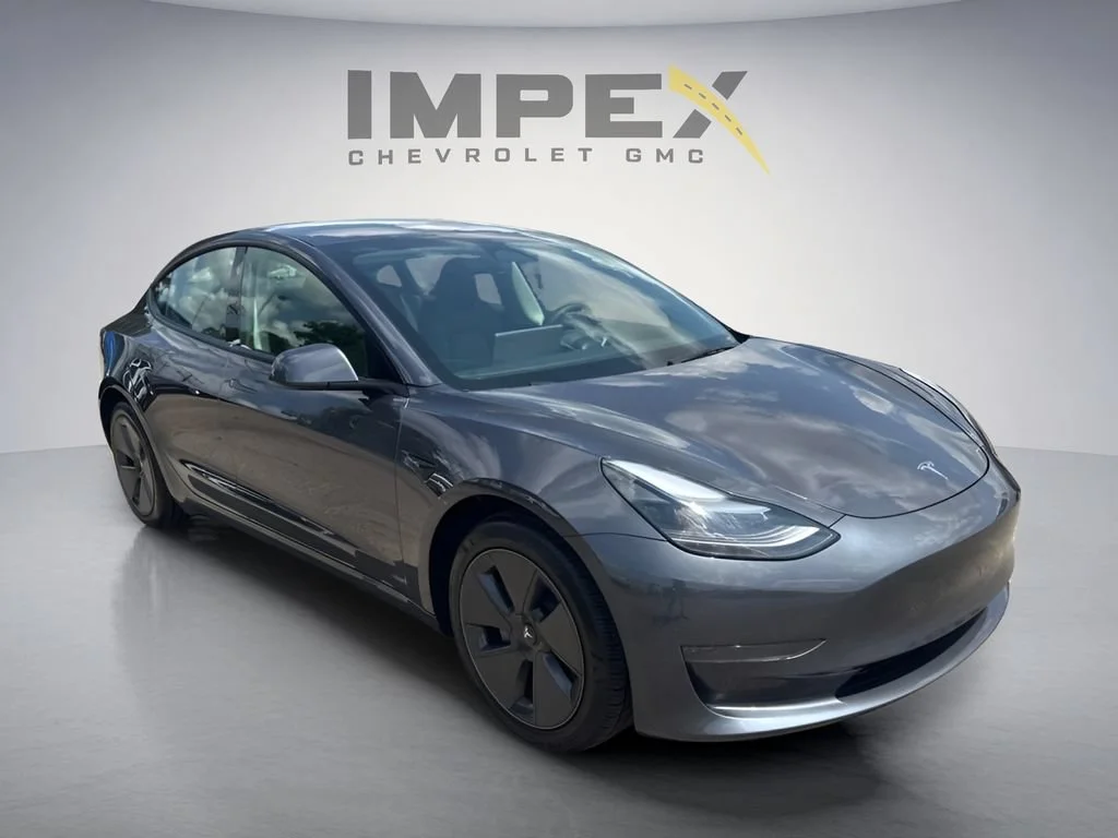 Used 2023 Gray Tesla  image 7
