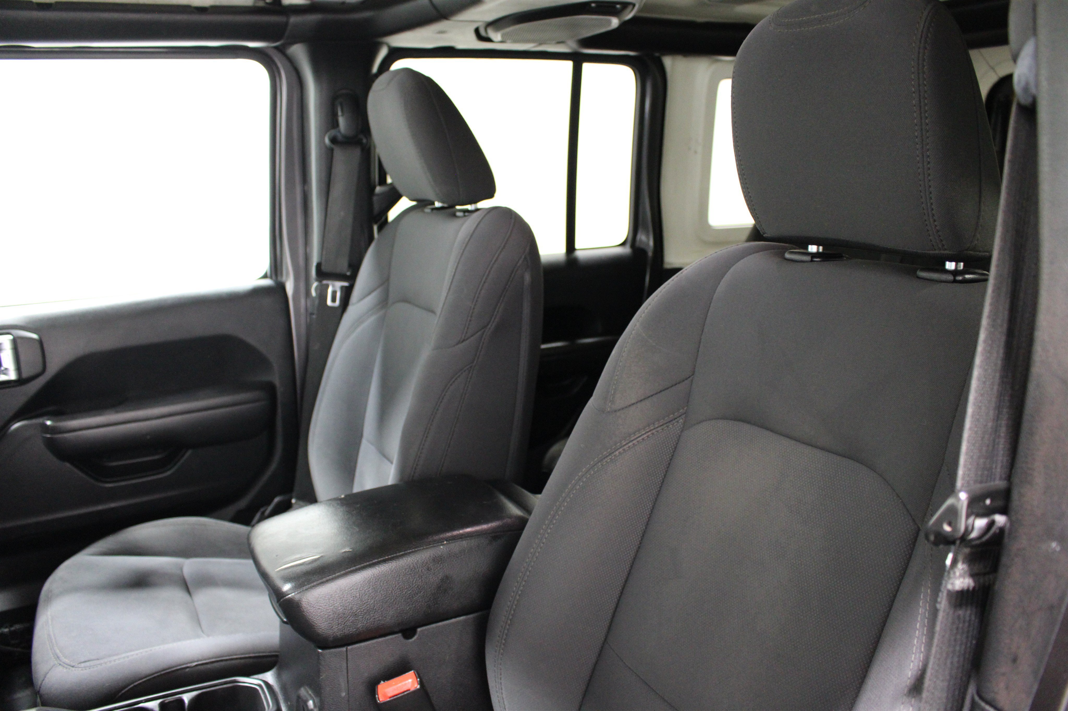 Used 2018 Granite Crystal Metallic Clearcoat Jeep Sport S image 4
