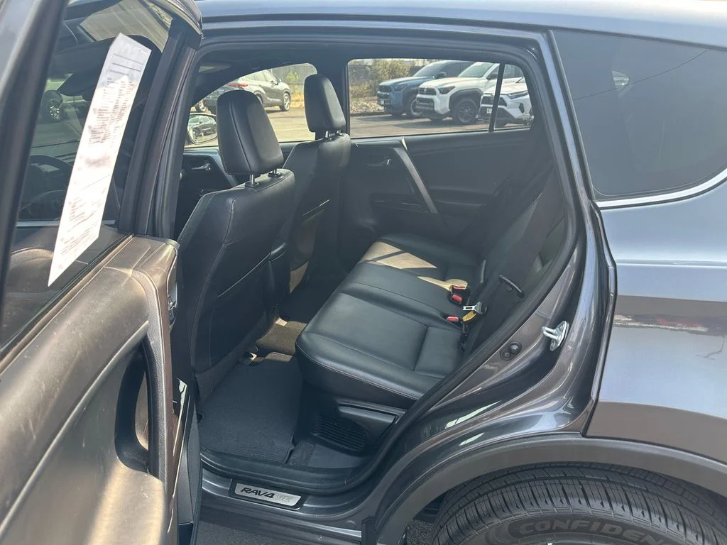 Used 2018 Gray Toyota SE image 14