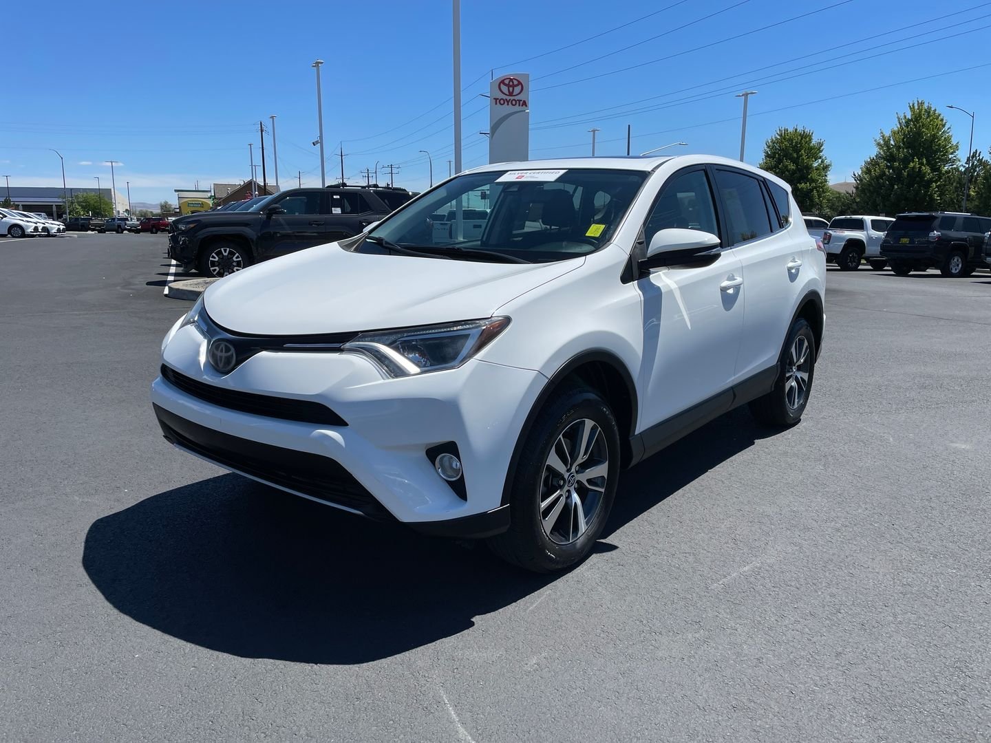 Certified Used 2018 White Toyota XLE image 7