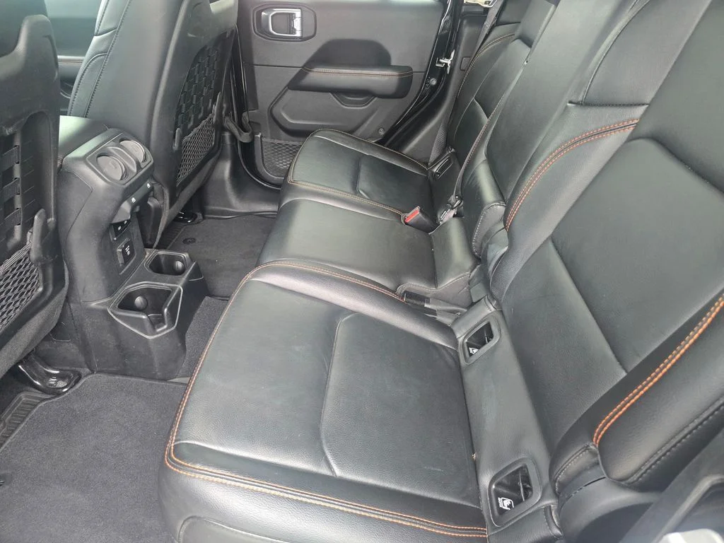 Used 2021 Black Jeep Mojave image 11