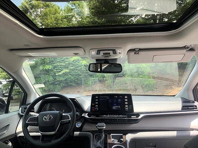 Certified Used 2023 WIND CHILL PEARL* Toyota  image 18