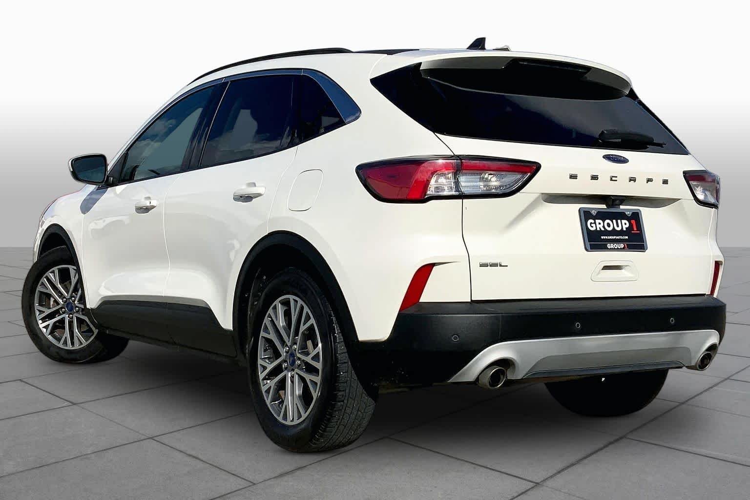 Used 2022 Star White Metallic Tri-Coat Ford SEL image 11