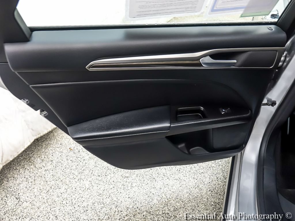 Used 2018 Ingot Silver Ford SE image 20