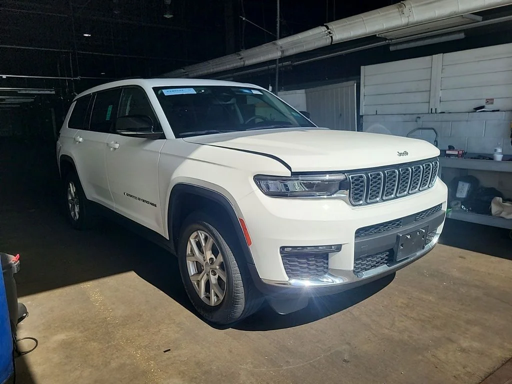 Used 2023 Bright White Clearcoat Jeep Limited image 3