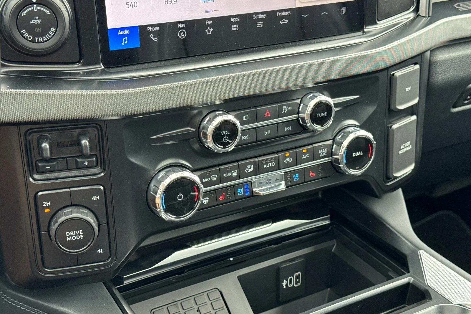 New 2026 Glacier Gray Metallic Tri-Coat Ford F-350® Platinum® image 22