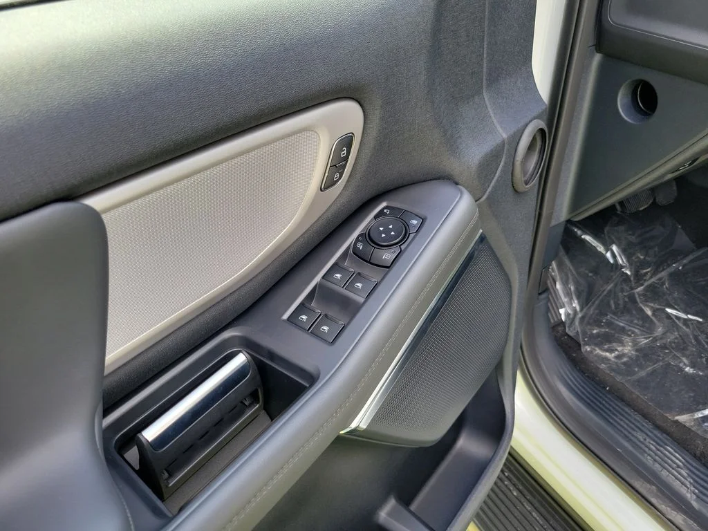New 2027 Star White Metallic Tri-Coat Ford Active image 16