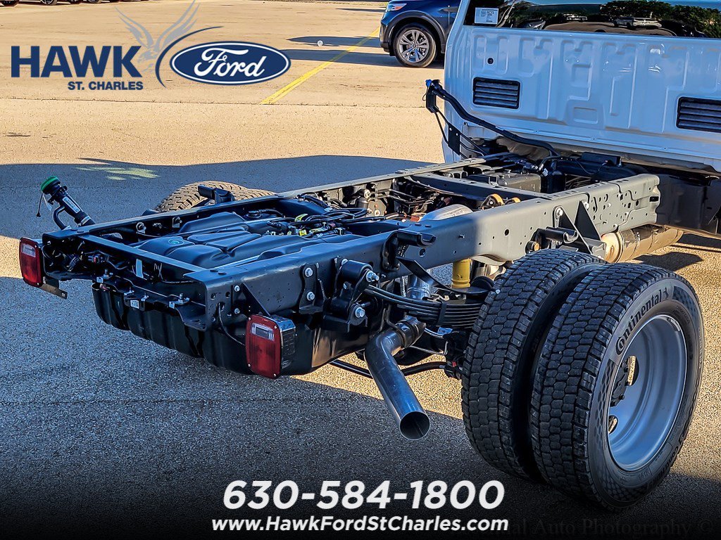 New 2026 Oxford White Ford F-450® XL image 6