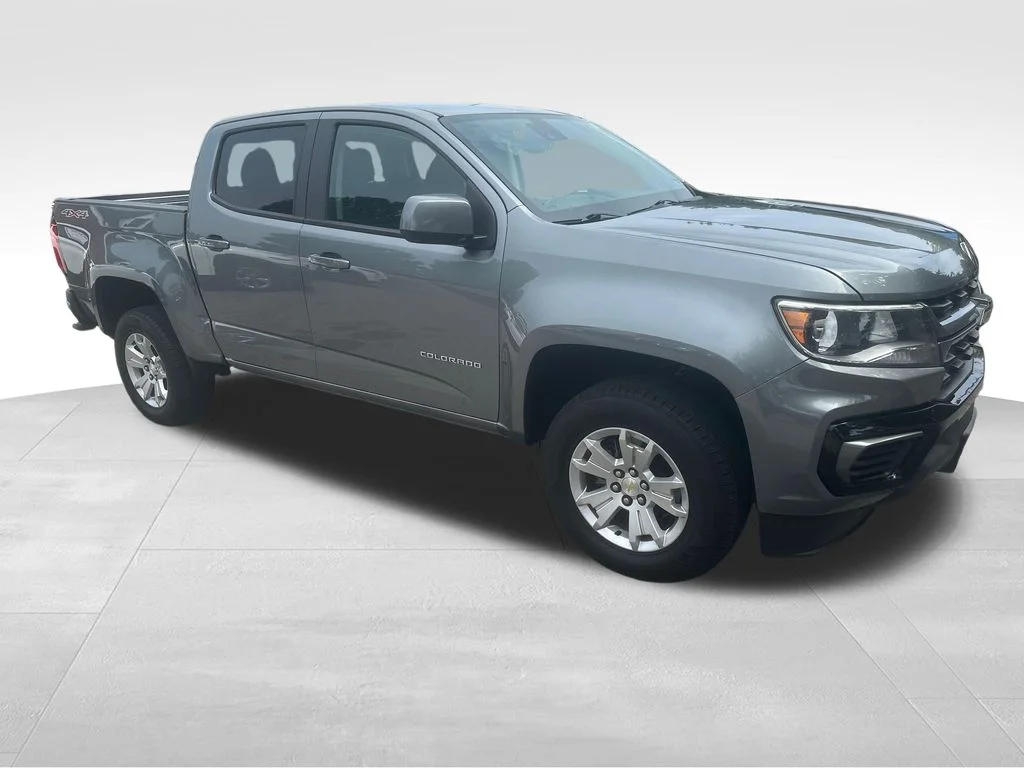 Used 2022 Gray Chevrolet LT image 29