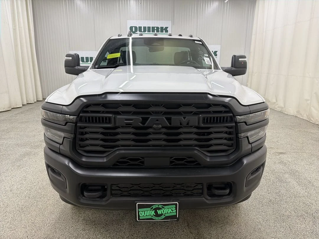 New 2026 Bright White Clear-Coat Exterior Paint RAM Tradesman image 2