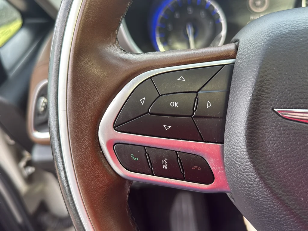 Certified Used 2019 White Chrysler Limited image 9