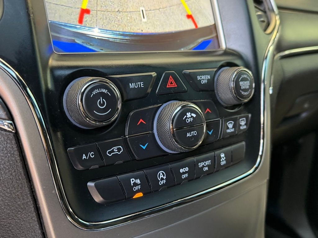 Used 2018 Granite Crystal Metallic Clearcoat Jeep Limited image 20