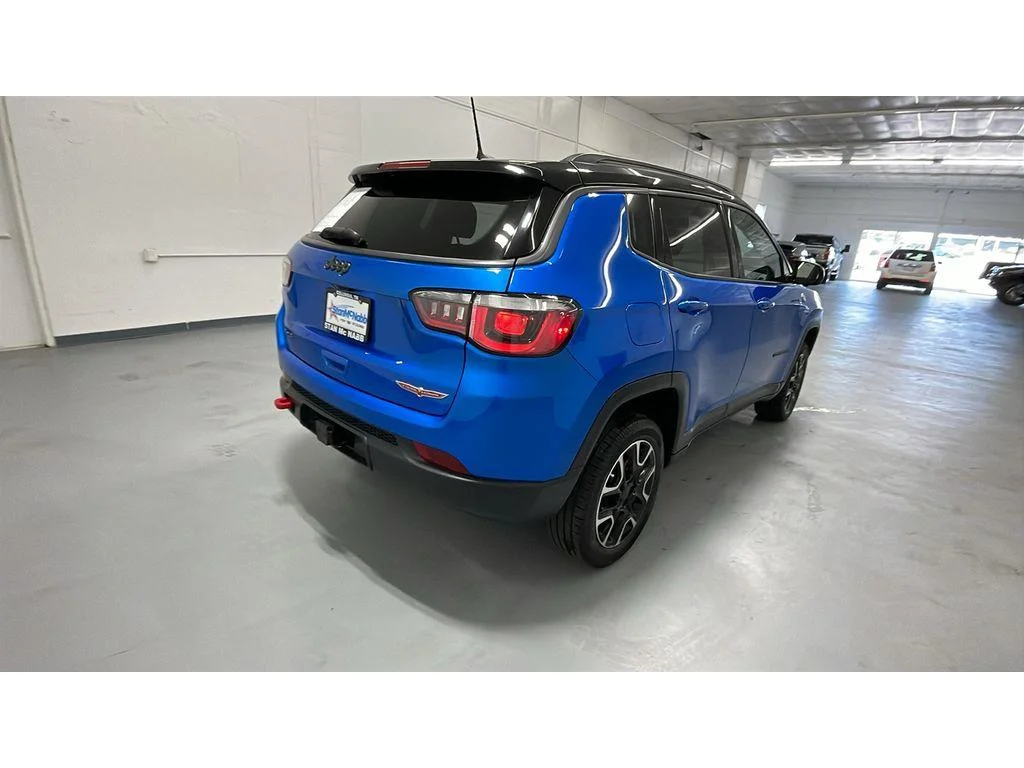 Used 2020 Laser Blue Pearlcoat Jeep Trailhawk 4WD 2.4L image 9