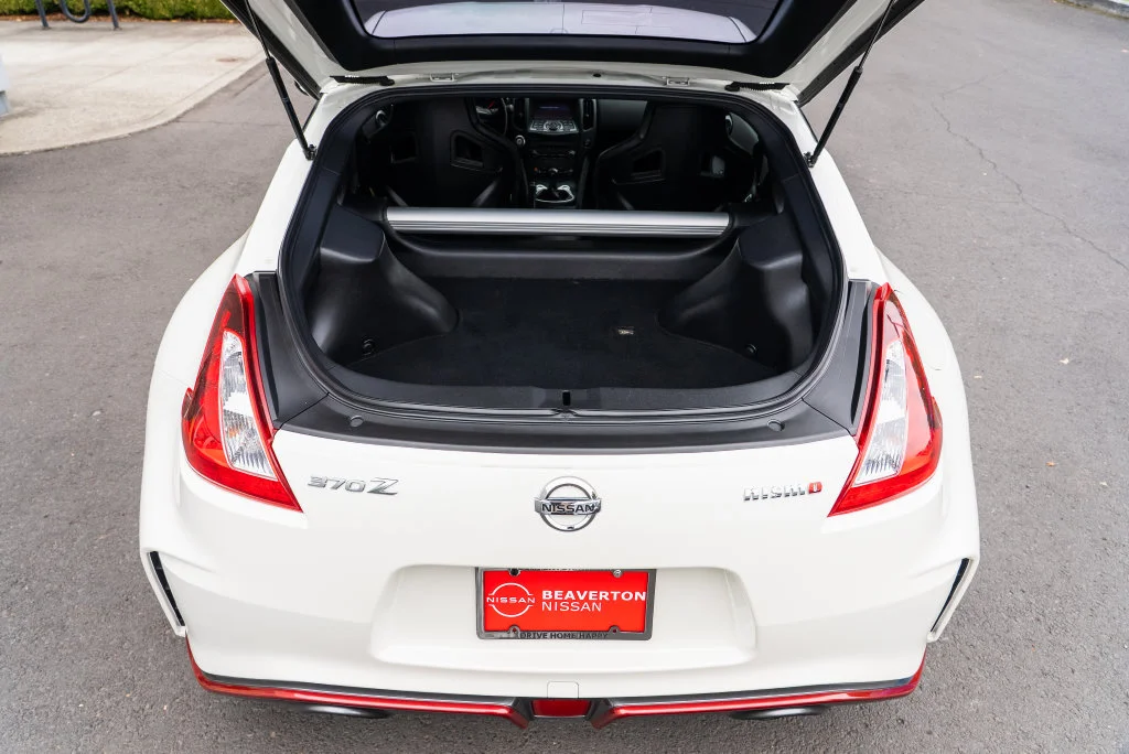 Used 2020 White Nissan Nismo image 8