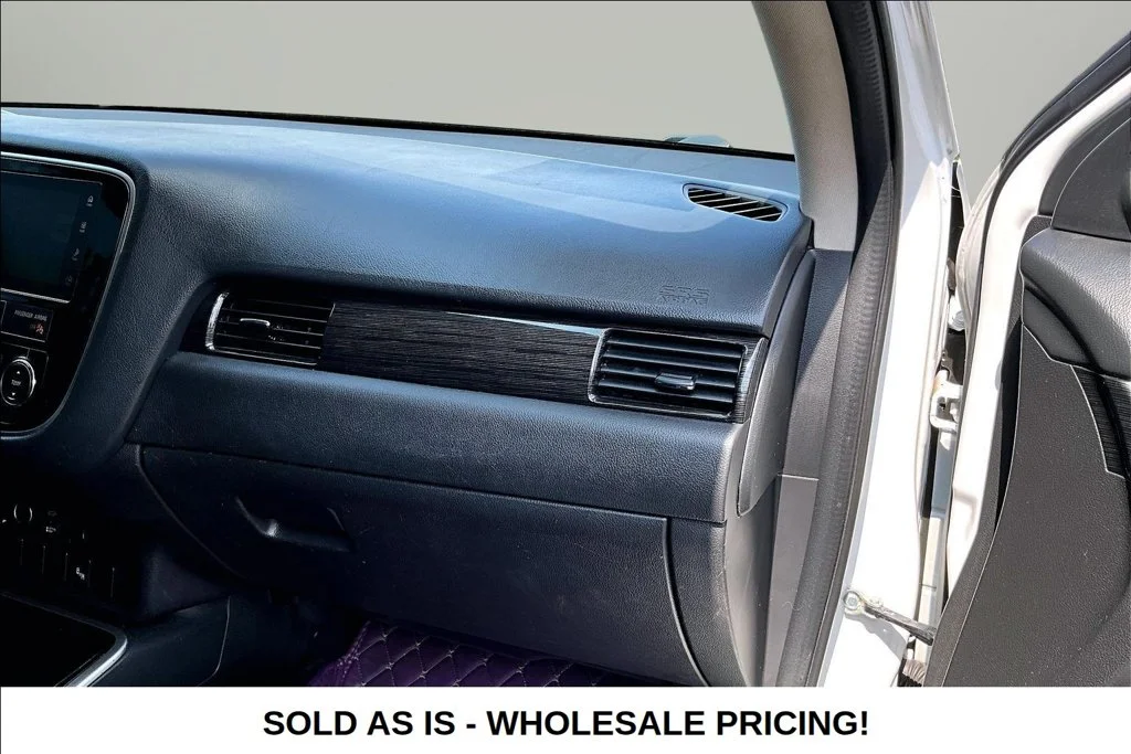 Used 2017  Mitsubishi  image 29