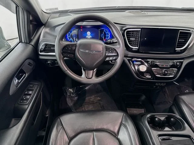 Used 2022 White Chrysler Touring L image 21