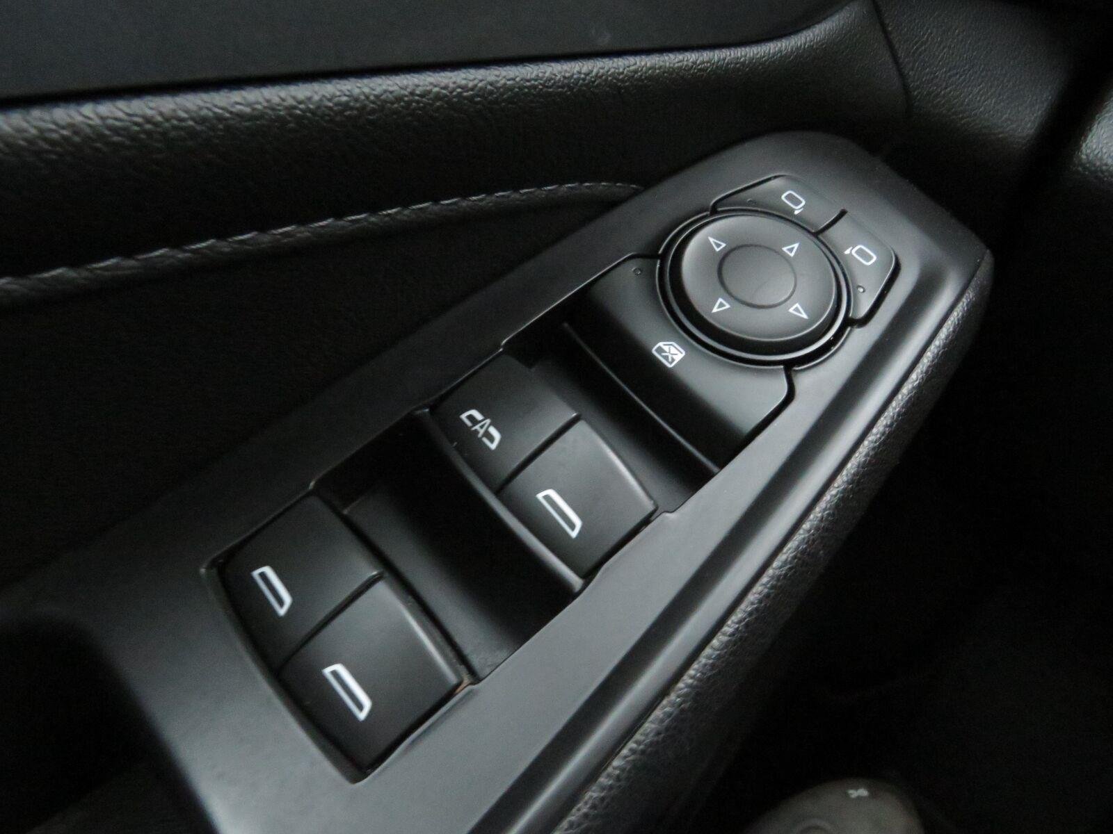 Used 2023 Silver Sage Chevrolet LT image 23