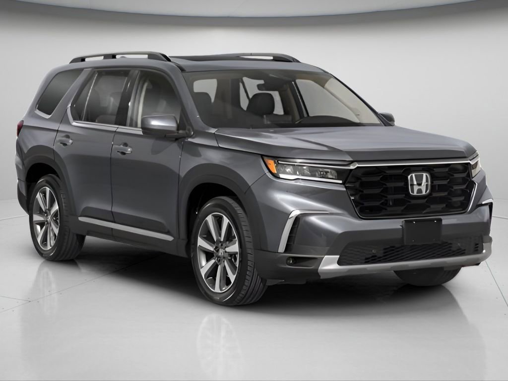 Certified Used 2025 Gray Pearl Honda Touring image 8