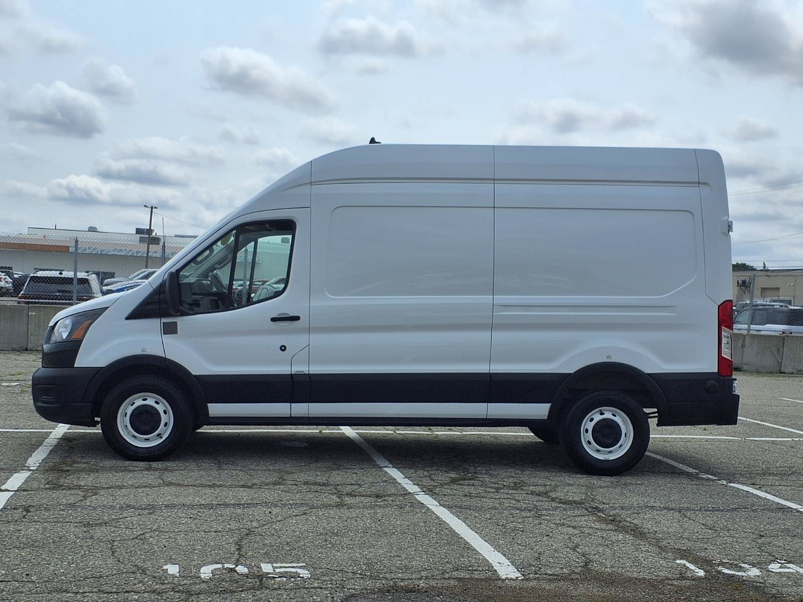 Certified Used 2023 Oxford White Ford Base image 31