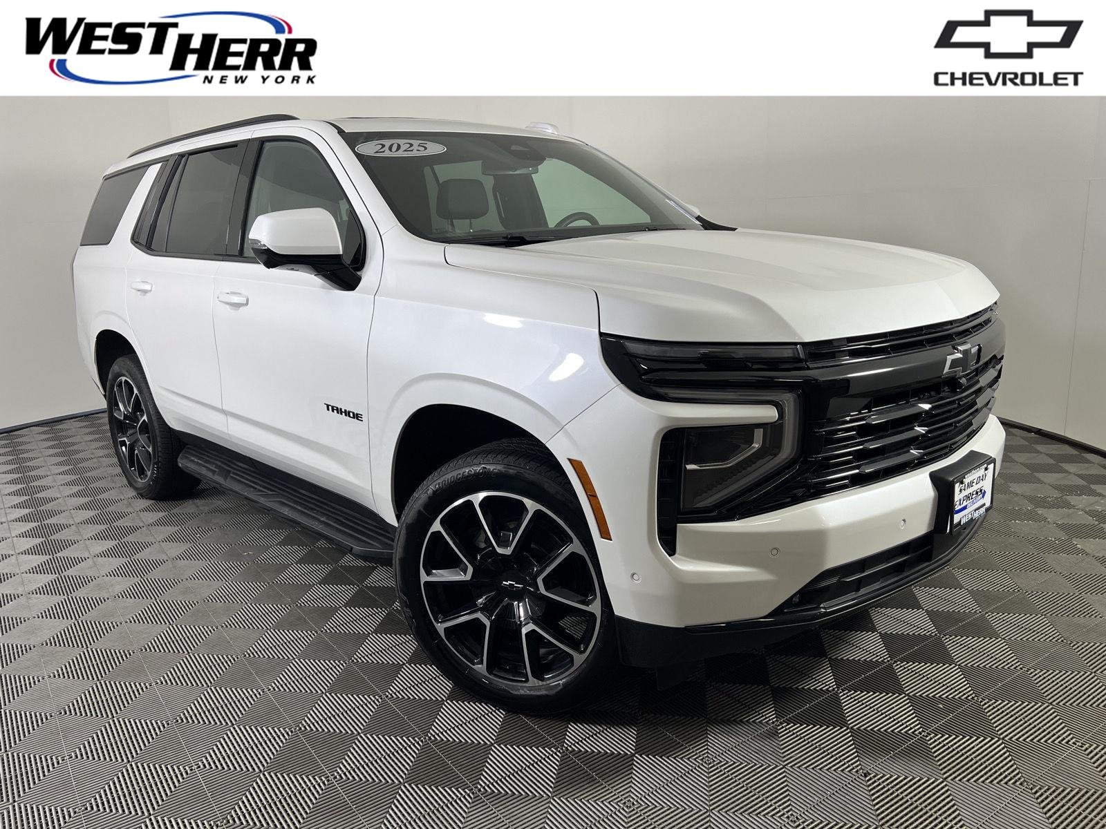 Used 2025 Iridescent Pearl Tricoat Chevrolet RST image 1
