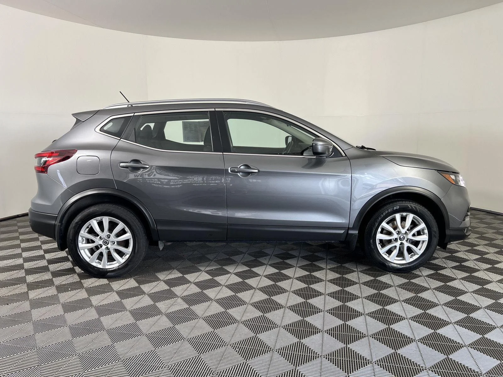 Used 2022 Gun Metallic Nissan SV image 2