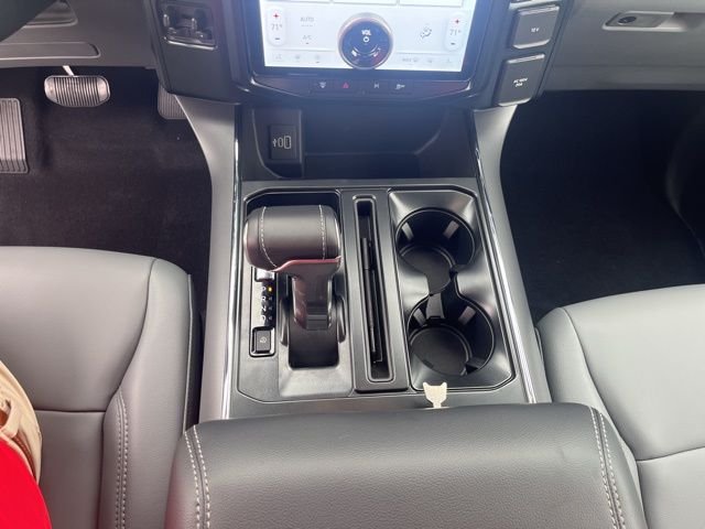 2025 Ford F-150 Lightning Flash - Photo 17