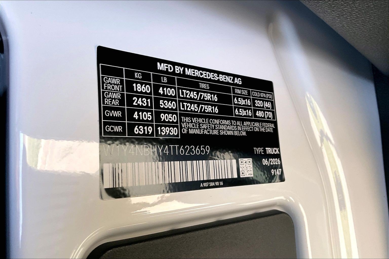 New 2026 Arctic White Mercedes-Benz Cargo 144 WB image 21