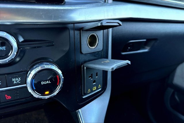 Used 2023 Silver Ford Lariat image 18
