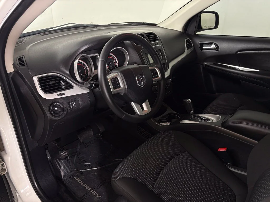 Used 2020 White Dodge SE image 16