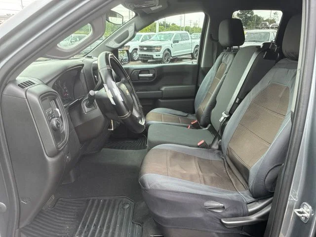 Used 2021 Steel Metallic Chevrolet Custom image 15