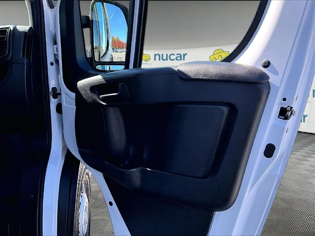 Used 2025 White Ram Base image 12