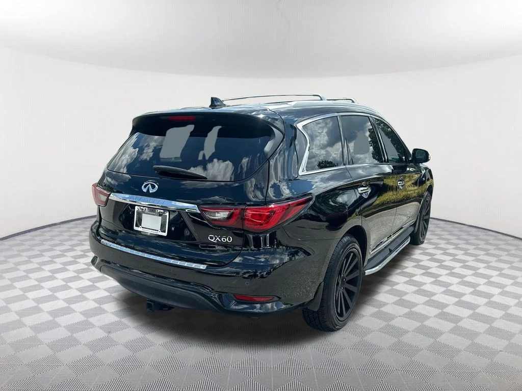Used 2020 Black INFINITI LUXE image 5