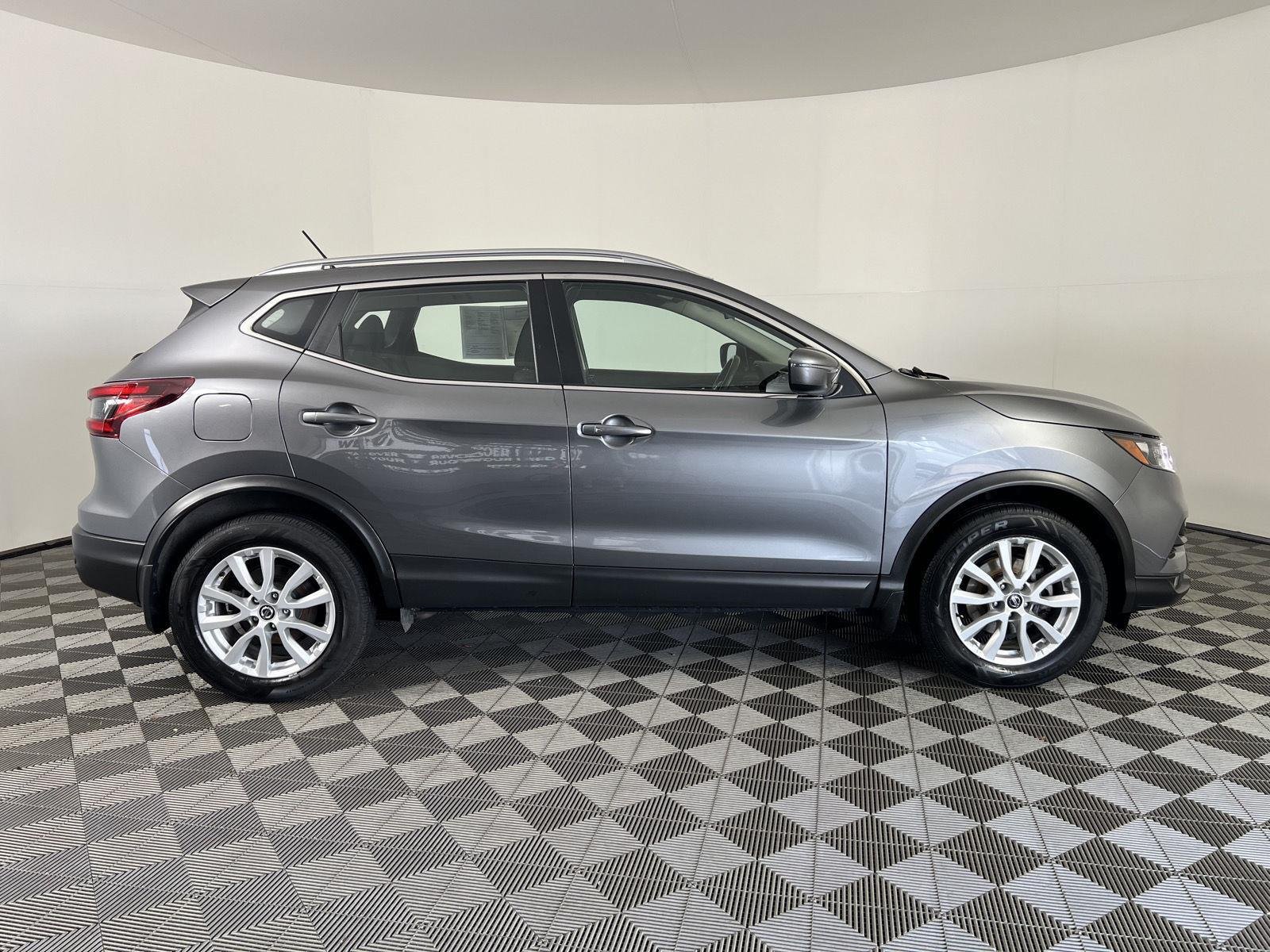 Used 2022 Gun Metallic Nissan SV image 2