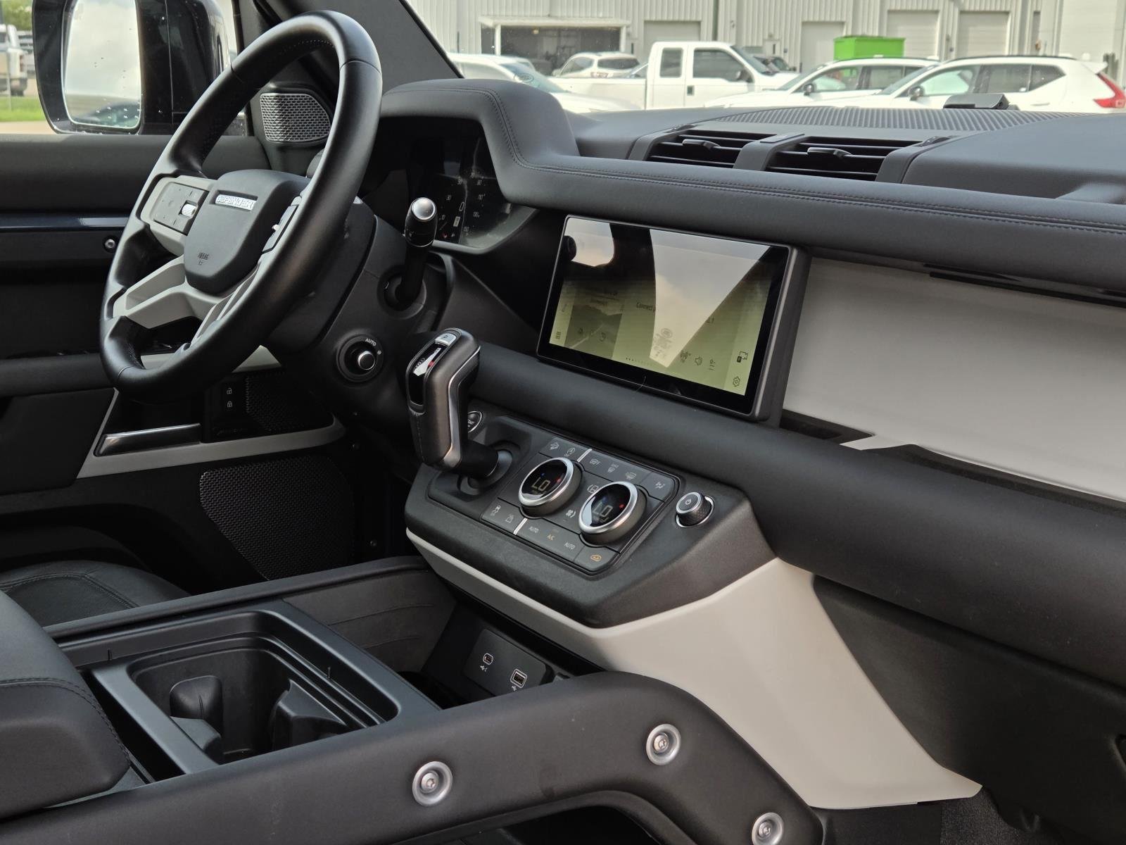Used 2024 Tasman Blue Metallic Land Rover S image 42
