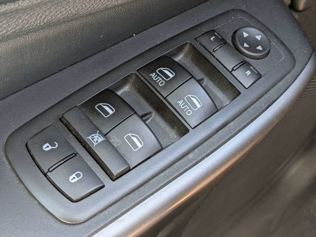 Used 2019 Silver Jeep Latitude Plus image 24