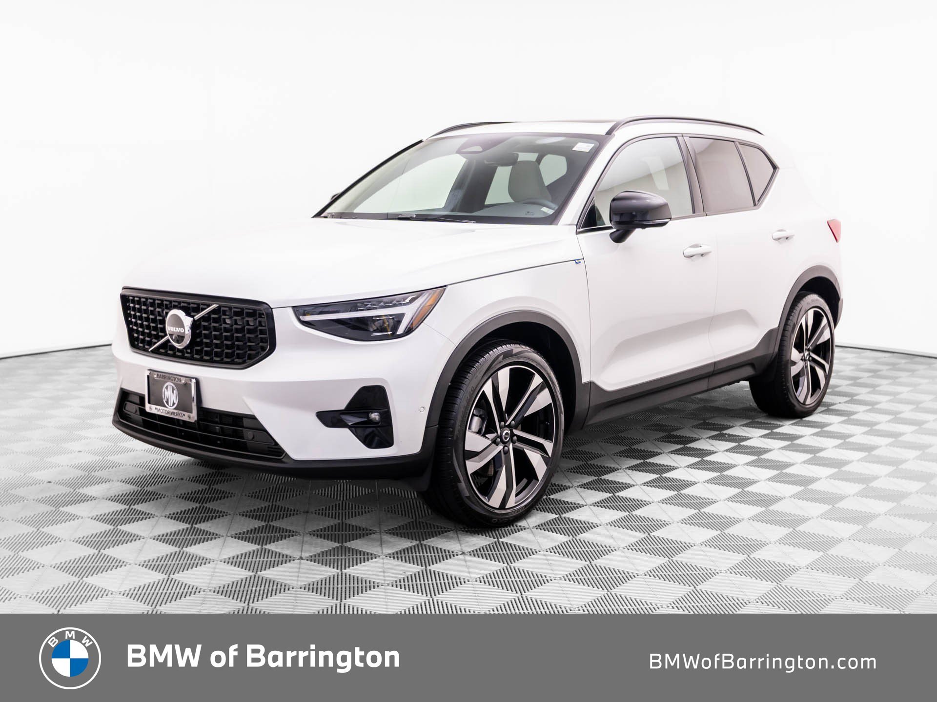 2023 Volvo XC40