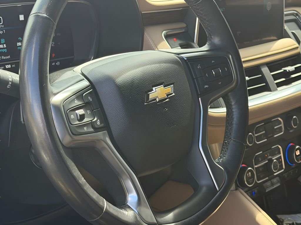 Used 2023 Iridescent Pearl Tricoat Chevrolet Premier image 19