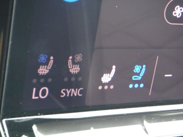 Used 2025 Black Volkswagen 2.0T SE image 19