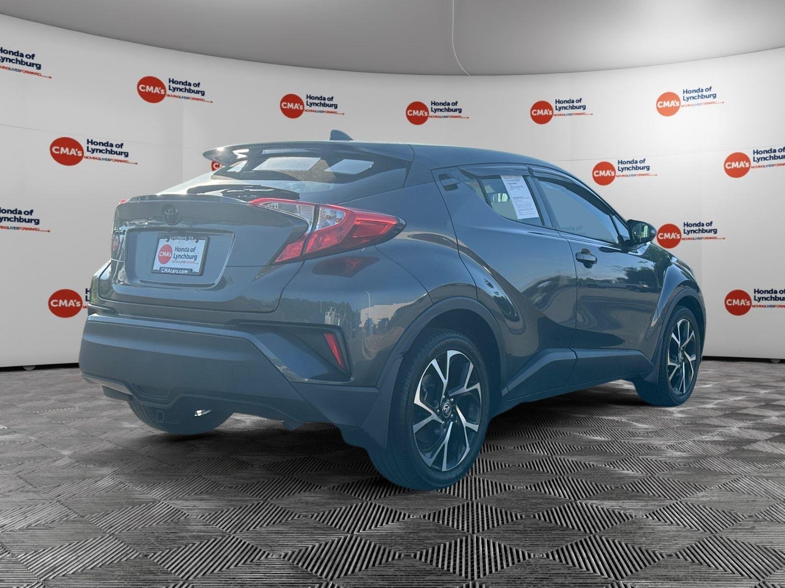 Used 2022 Magnetic Gray Metallic Toyota XLE image 5