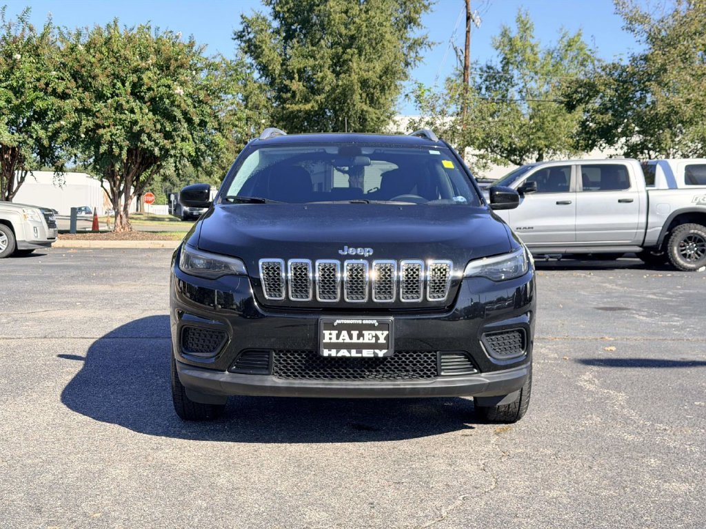 Used 2020 Black Jeep Latitude image 6