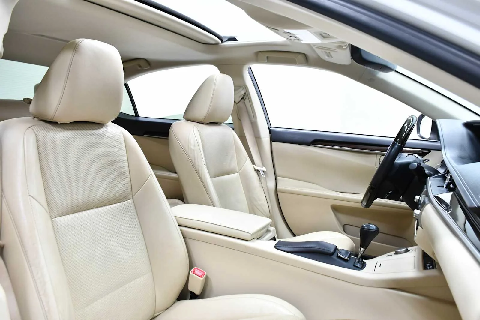 Used 2015 Starfire Pearl Lexus  image 23