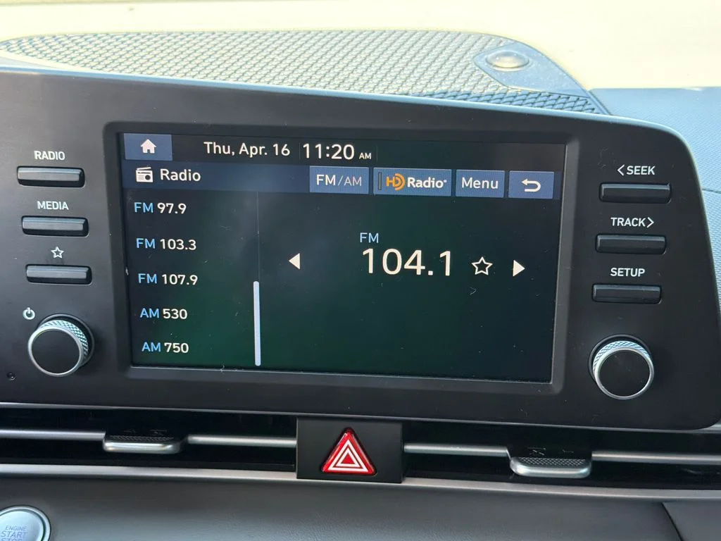 Used 2025 Silver Hyundai Blue image 28