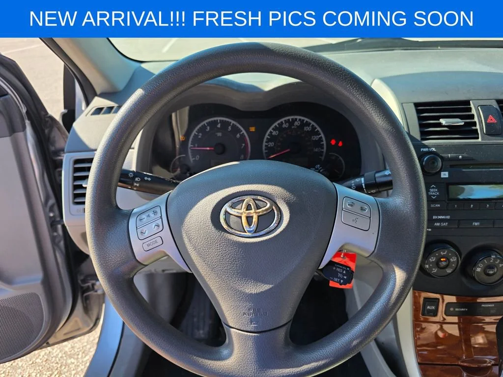 Used 2009  Toyota 4dr Sdn Man (Natl) image 13