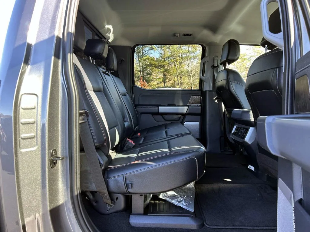 Used 2023 Gray Metallic Ford Lariat image 20